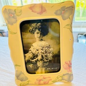 Floral Ceramic Photo Frame in Cream with Pastel Flowers